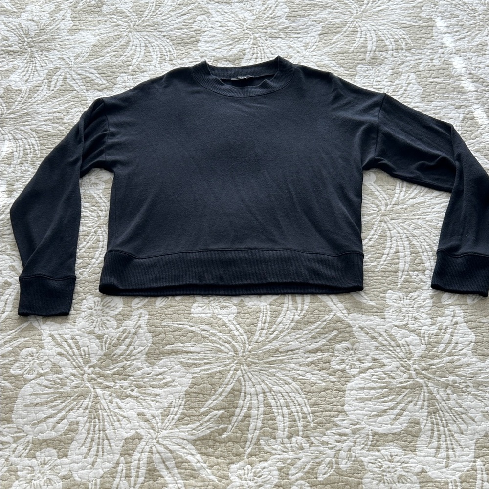 J. Crew Classic Lightweight Black Crew Neck Sweater Medium Like New - Picture 2 of 7